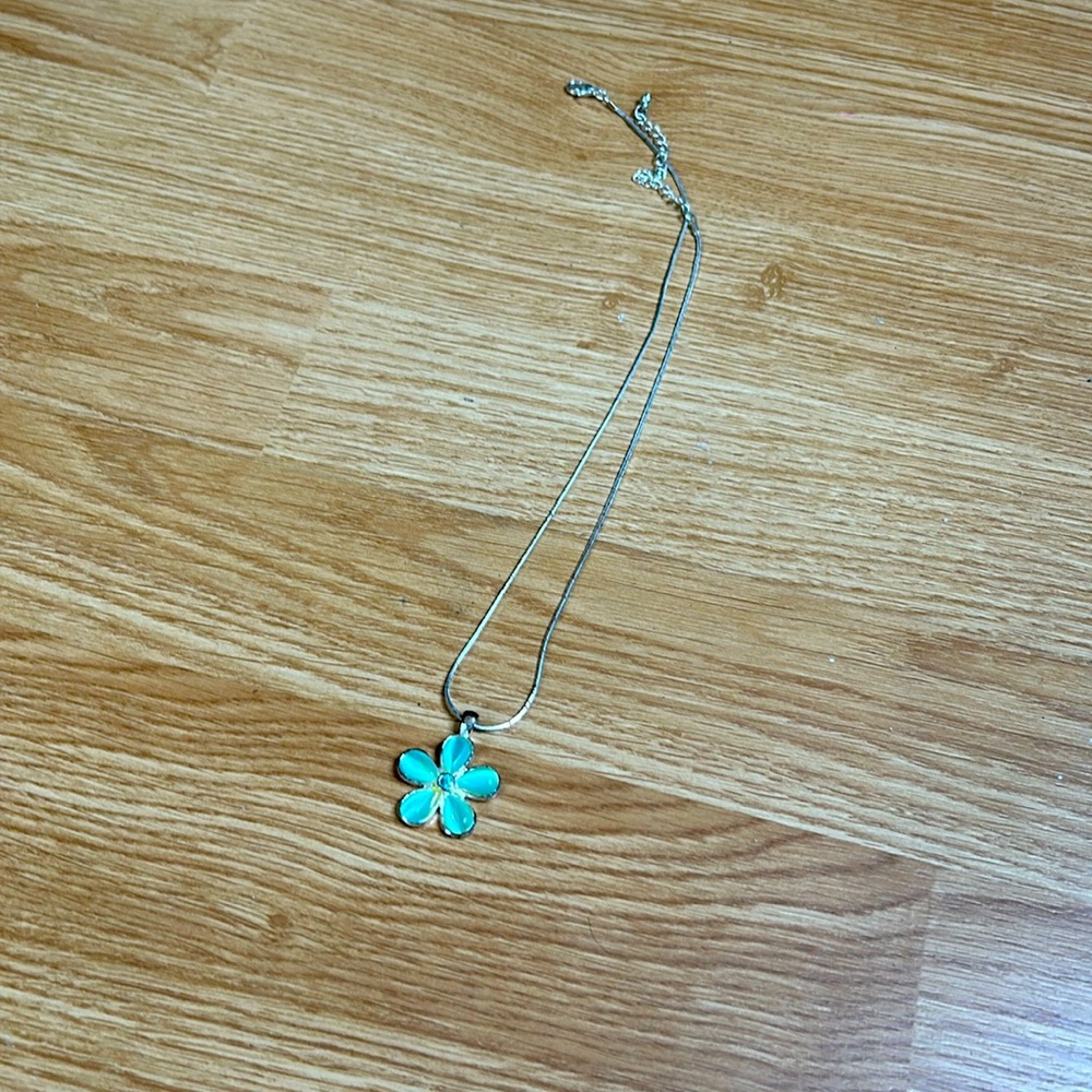 A blue flower necklace